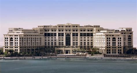 brunch palazzo versace dubai|la piscina palazzo versace.